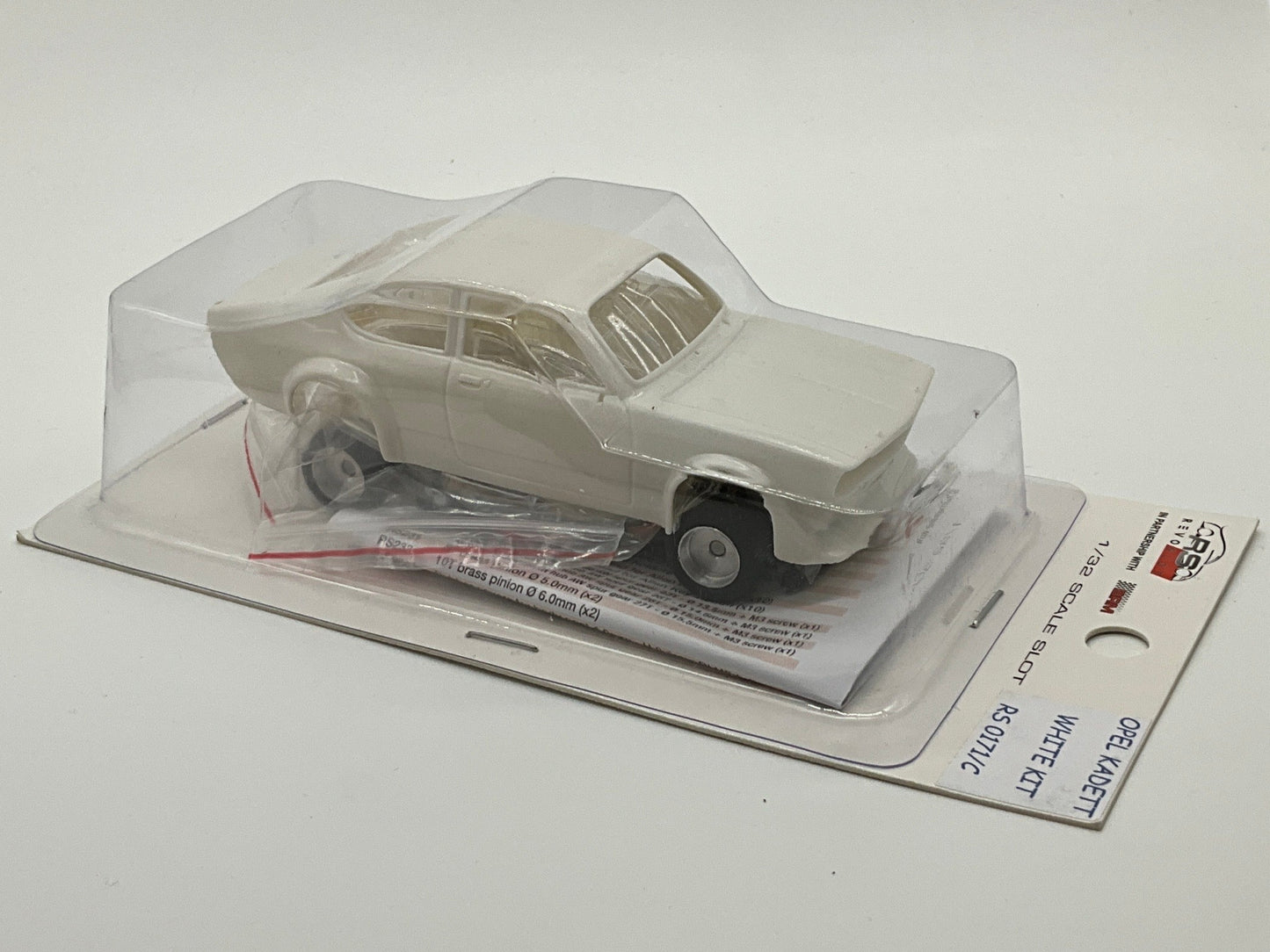REVOSLOT Opel Kadett GT/E White Kit (RS0717C)