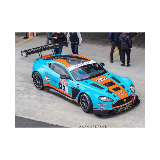 SCX CLASSIC Vantage GT3 – Gulf Edition (10428X300)