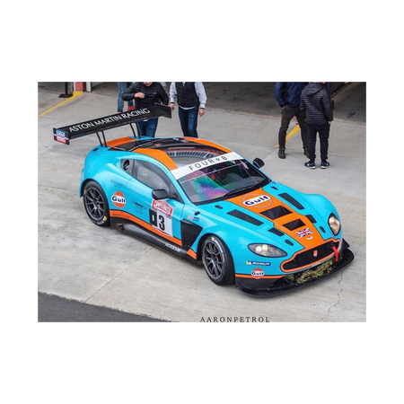 SCX CLASSIC Vantage GT3 – Gulf Edition (10428X300)
